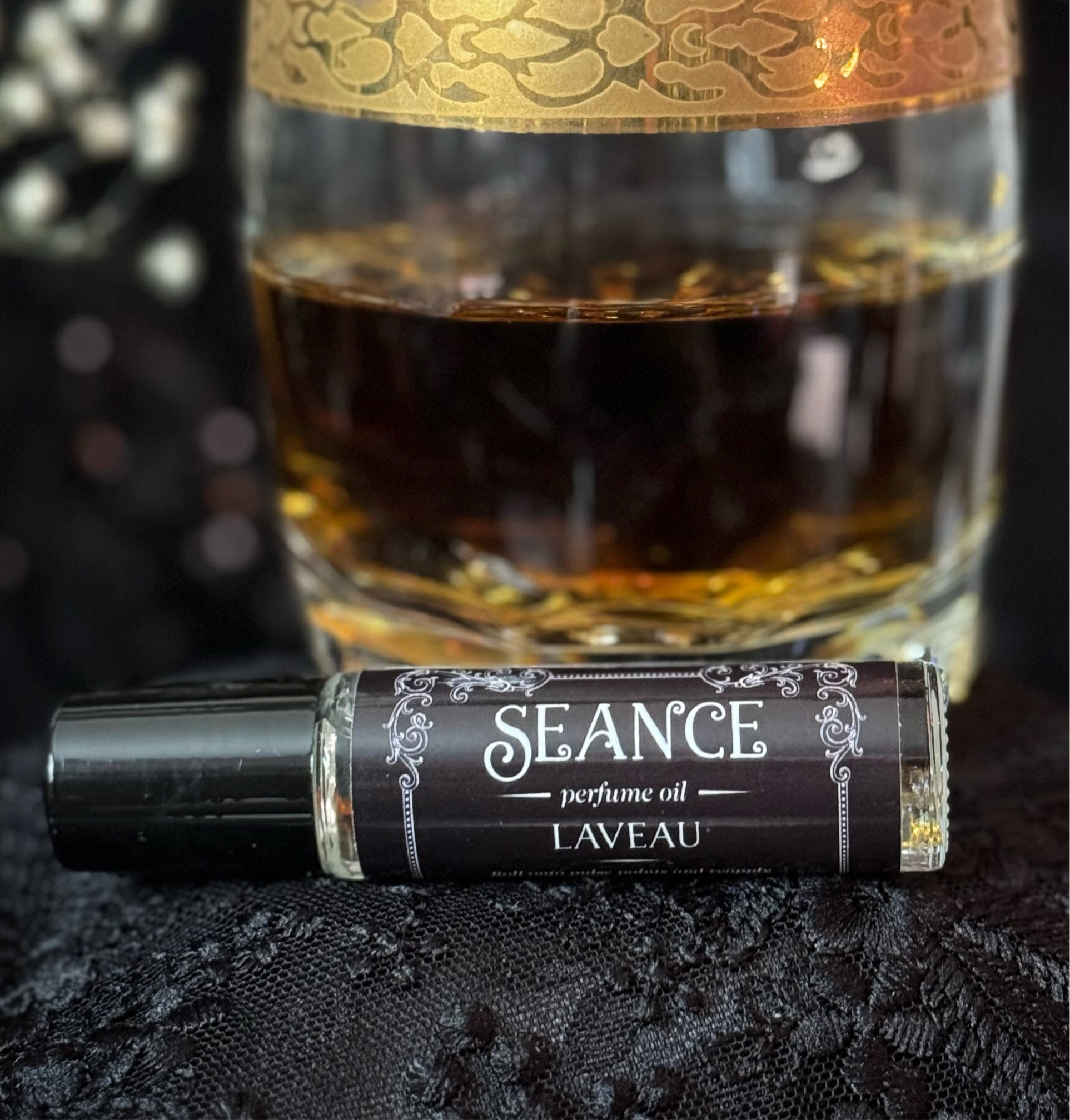 Laveau perfume oil (sandalwood, bourbon)