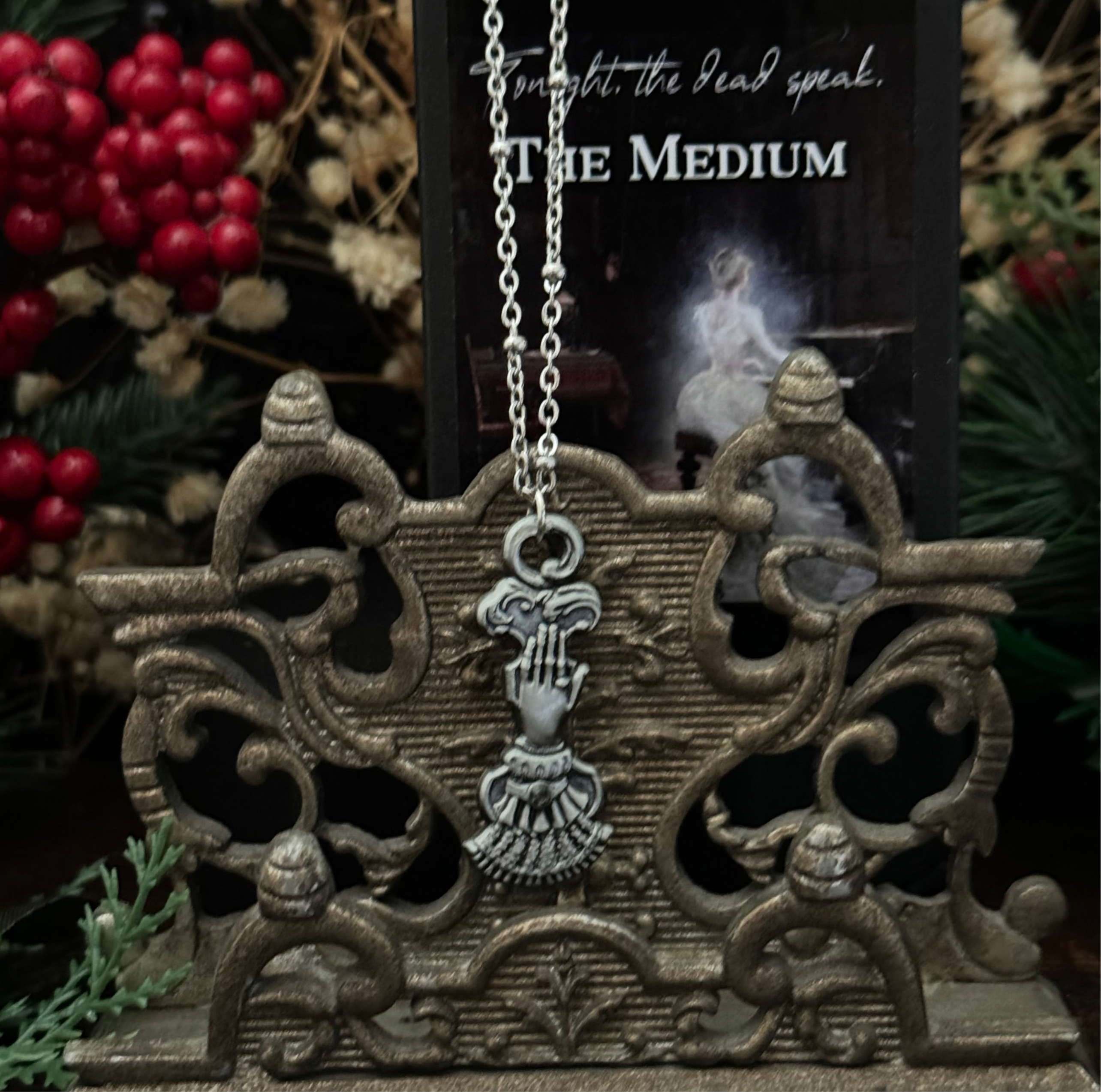 The Medium necklace