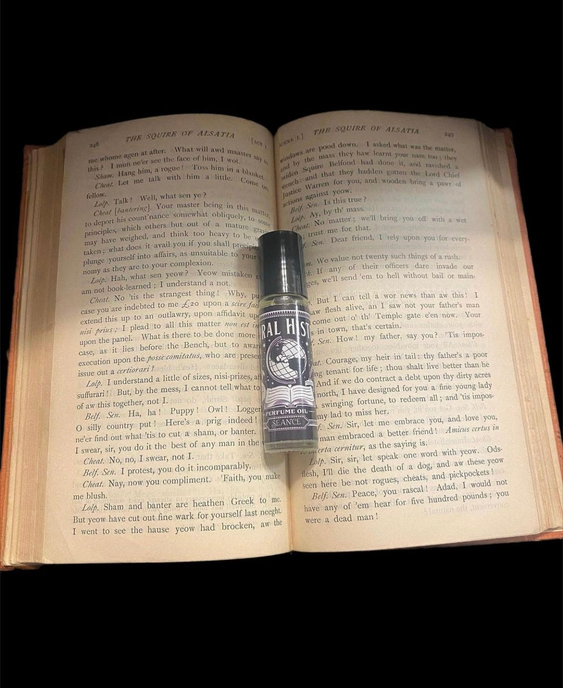 Natural History perfume oil (old books, black tea)