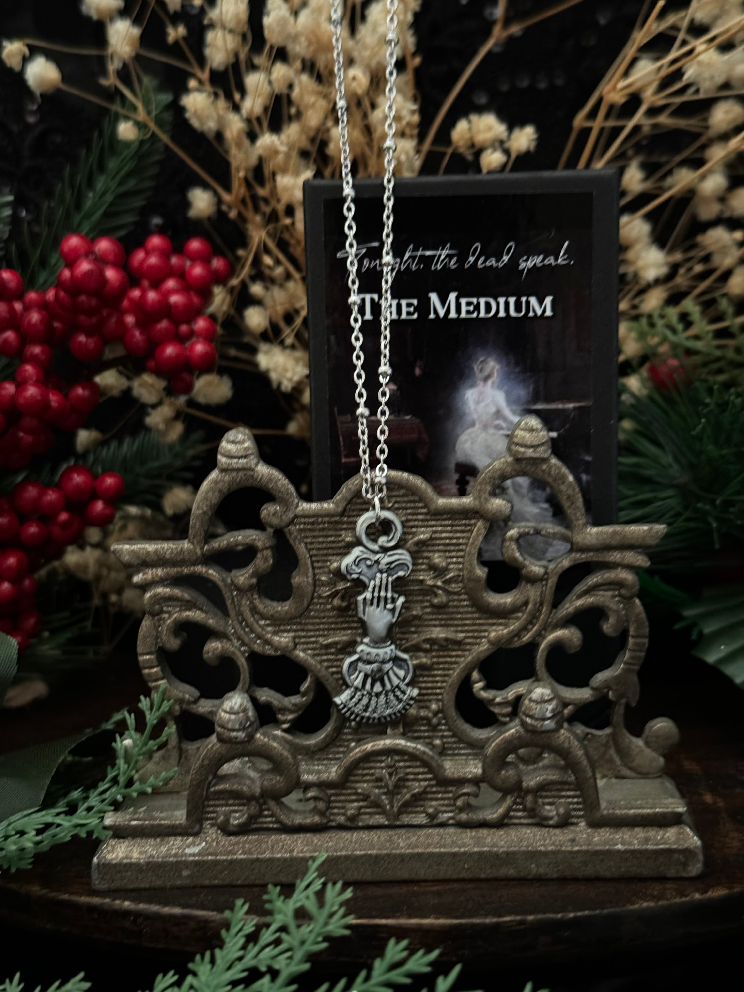 The Medium necklace