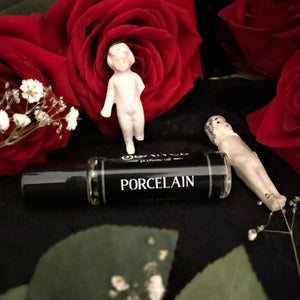 Porcelain perfume oil (vanilla, walnut, florals)